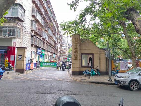 昆明江岸小区物业管理怎么样？-第3张图片-德高鼎泰便民中心