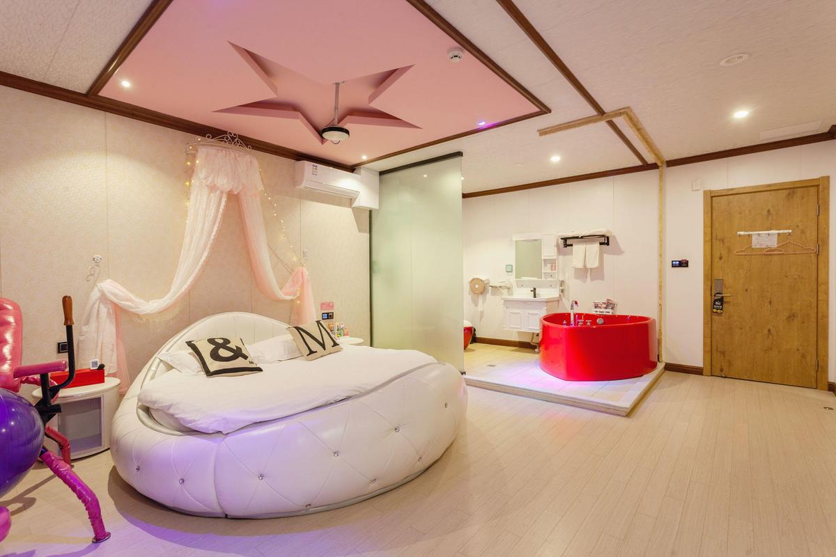 遵义老成情侣酒店预订有什么特别之处？-第3张图片-德高鼎泰便民中心