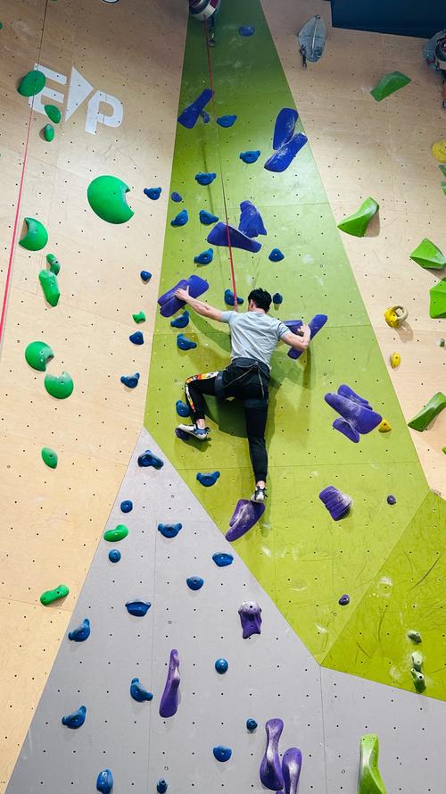 宁波游泳健身中心攀岩-第2张图片-德高鼎泰便民中心