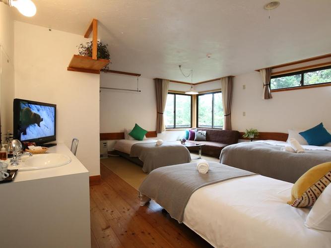 成都红叶主题酒店预订，价格与房型有哪些？-第2张图片-德高鼎泰便民中心