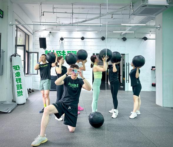 南京运动健身舞蹈团购怎么选最划算？-第1张图片-德高鼎泰便民中心