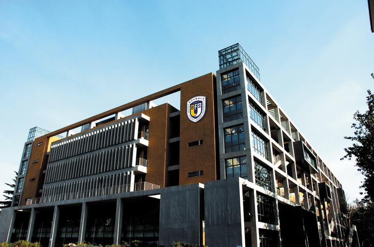 中山大学物业管理中心具体负责哪些事务？-第2张图片-德高鼎泰便民中心