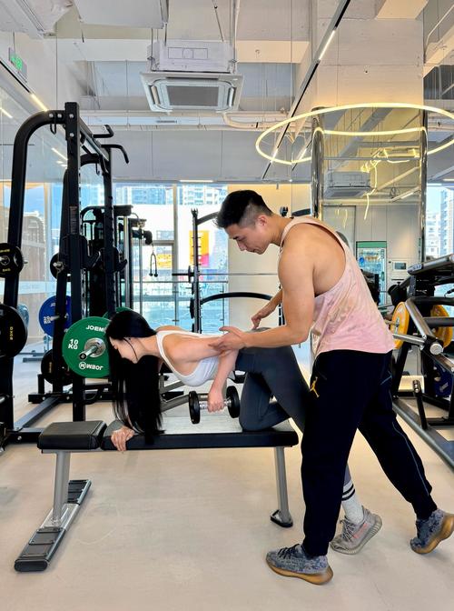健身房一对一私人教练，效果真的值吗？-第1张图片-德高鼎泰便民中心