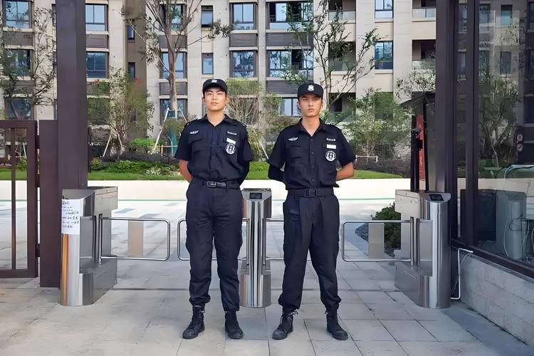 保利物业当保安怎么样-第2张图片-德高鼎泰便民中心