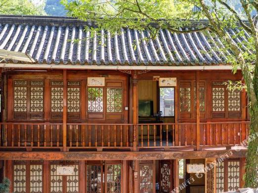 青城度假别墅酒店怎么预订最优惠？-第1张图片-德高鼎泰便民中心