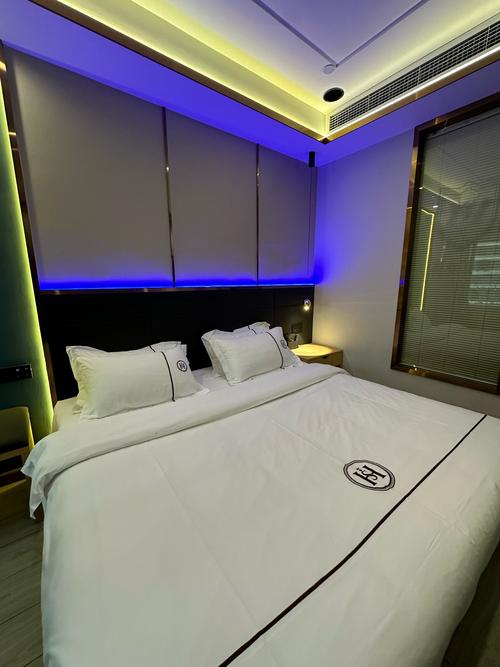 自贡假日锦绣酒店怎么预订最划算？-第1张图片-德高鼎泰便民中心