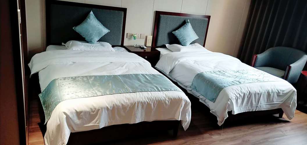 济宁梁山周边酒店怎么选？预订要注意啥？-第1张图片-德高鼎泰便民中心