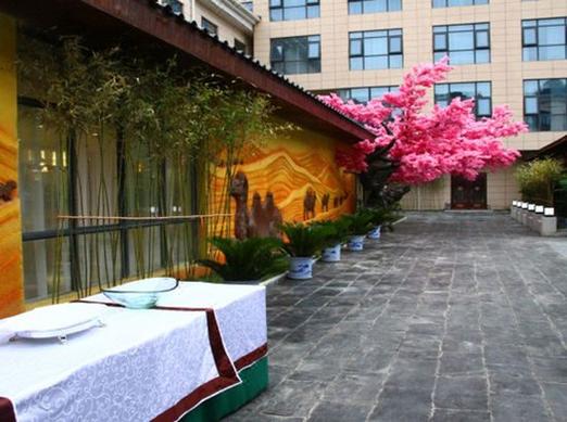 太白景区附近酒店怎么选？预订有哪些技巧？-第1张图片-德高鼎泰便民中心