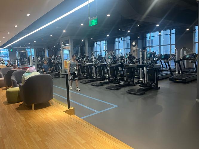 丹东365健身俱乐部有哪些特色课程？-第2张图片-德高鼎泰便民中心
