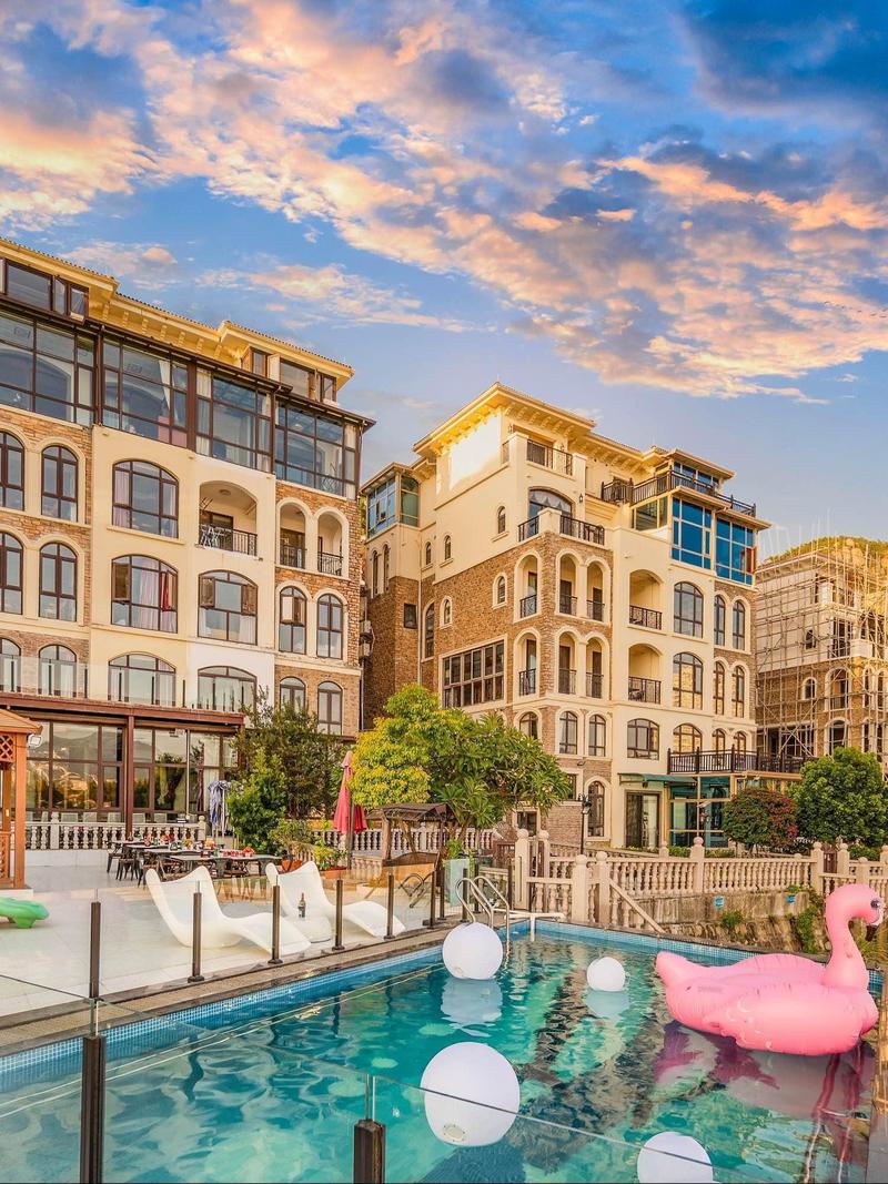 欧洲风情小镇酒店怎么预订最划算？-第1张图片-德高鼎泰便民中心