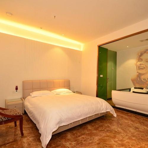 青山公园附近酒店怎么预订最划算？-第1张图片-德高鼎泰便民中心