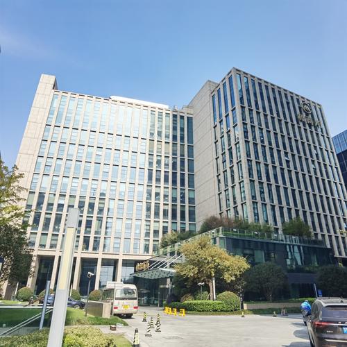 上海中心物业管理有何特色或优势？-第2张图片-德高鼎泰便民中心