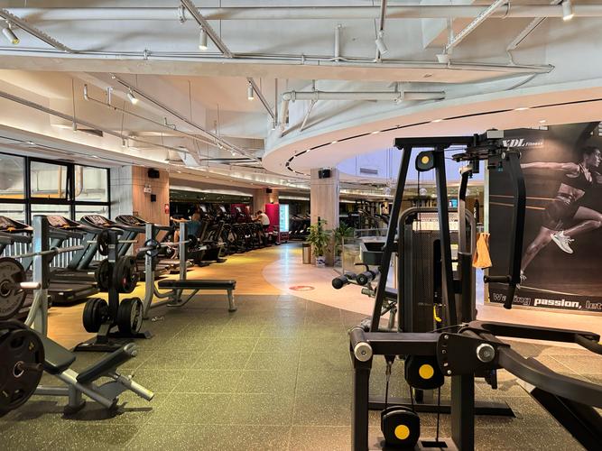 西安绿洲健身俱乐部-第1张图片-德高鼎泰便民中心