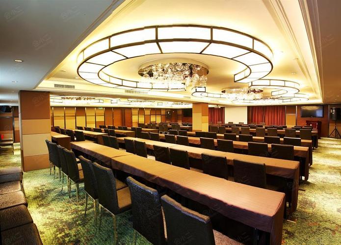 重庆市喜百年酒店怎么预订最优惠？-第1张图片-德高鼎泰便民中心