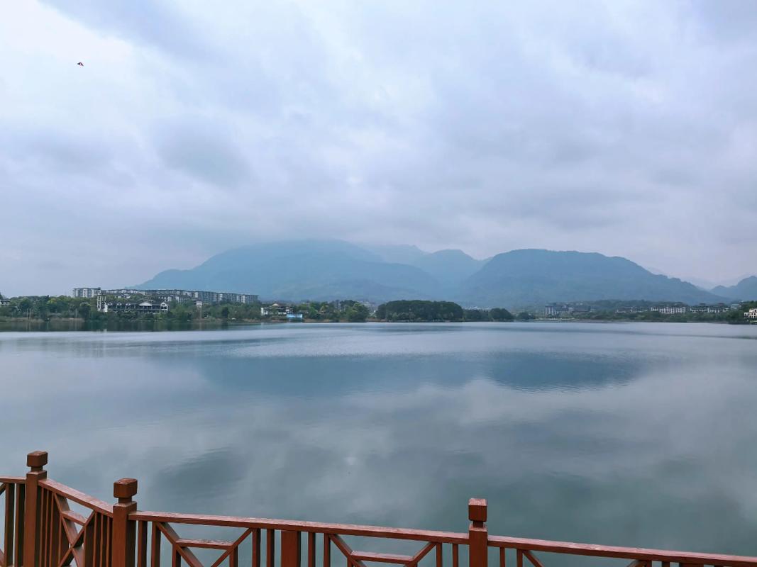 峨秀湖酒店怎么预订最划算？-第3张图片-德高鼎泰便民中心