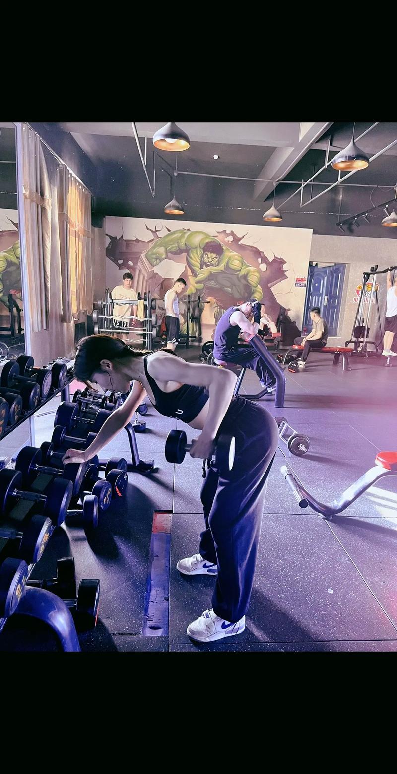 新疆曼哈顿健身有何独特魅力？-第1张图片-德高鼎泰便民中心