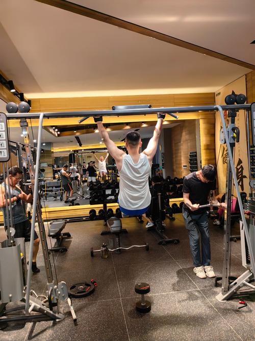 朱雀大街温哥华健身有何特色？-第1张图片-德高鼎泰便民中心