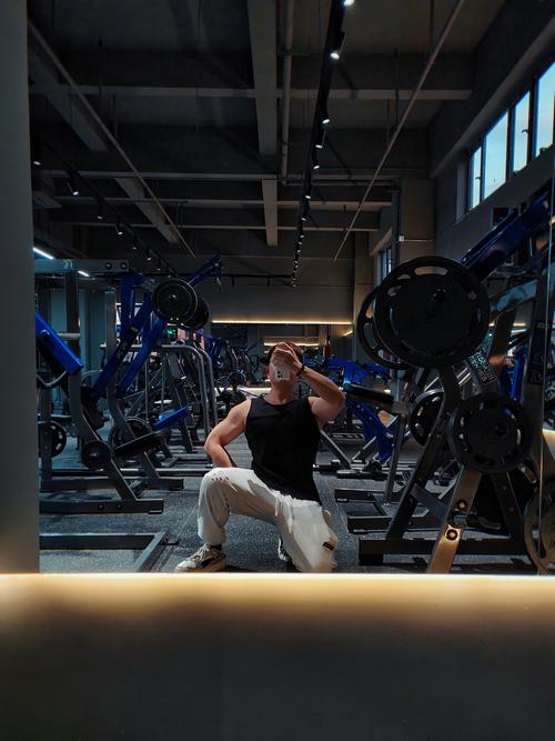 朱雀大街温哥华健身有何特色？-第2张图片-德高鼎泰便民中心