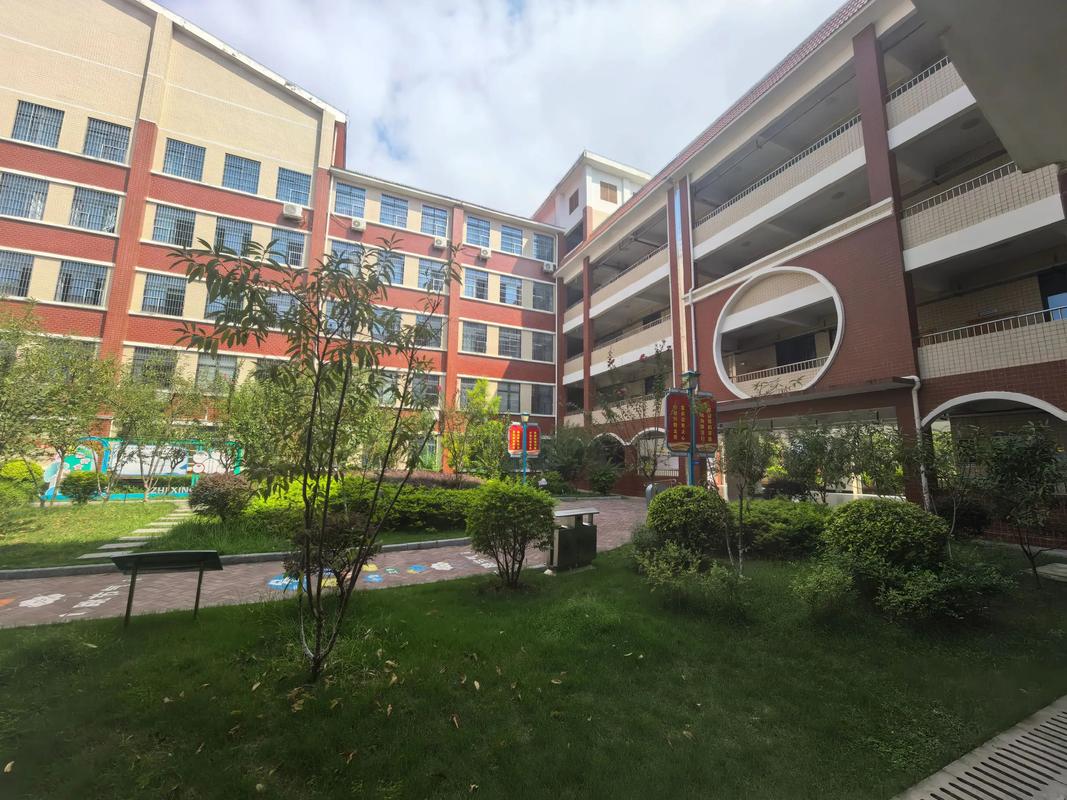 深圳物业管理进修学院有何特色课程？-第3张图片-德高鼎泰便民中心