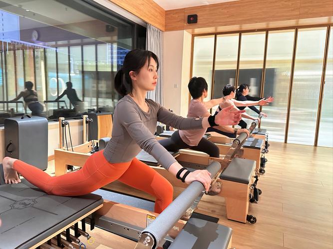 重庆杨家坪健身瑜伽哪家好？-第2张图片-德高鼎泰便民中心