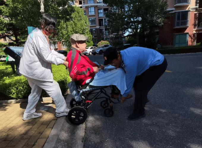 物业用心服务，如何感动业主？-第2张图片-德高鼎泰便民中心