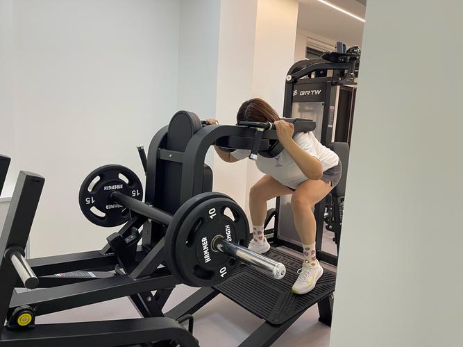 半球健身价格是多少？-第3张图片-德高鼎泰便民中心