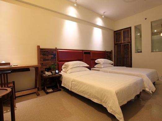 千帆碧湾大酒店如何预订？-第2张图片-德高鼎泰便民中心