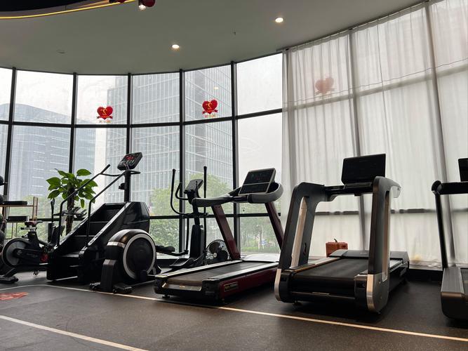 77健身国际健身房，专业健身如何选？-第1张图片-德高鼎泰便民中心