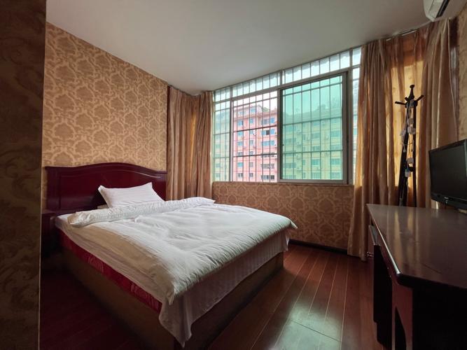 深圳鑫鑫商务酒店预订怎么操作？-第1张图片-德高鼎泰便民中心