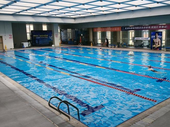 岳阳百姓健身游泳馆有何特色服务？-第2张图片-德高鼎泰便民中心
