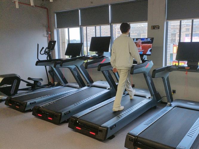 大学城健身房怎么选最划算？-第2张图片-德高鼎泰便民中心