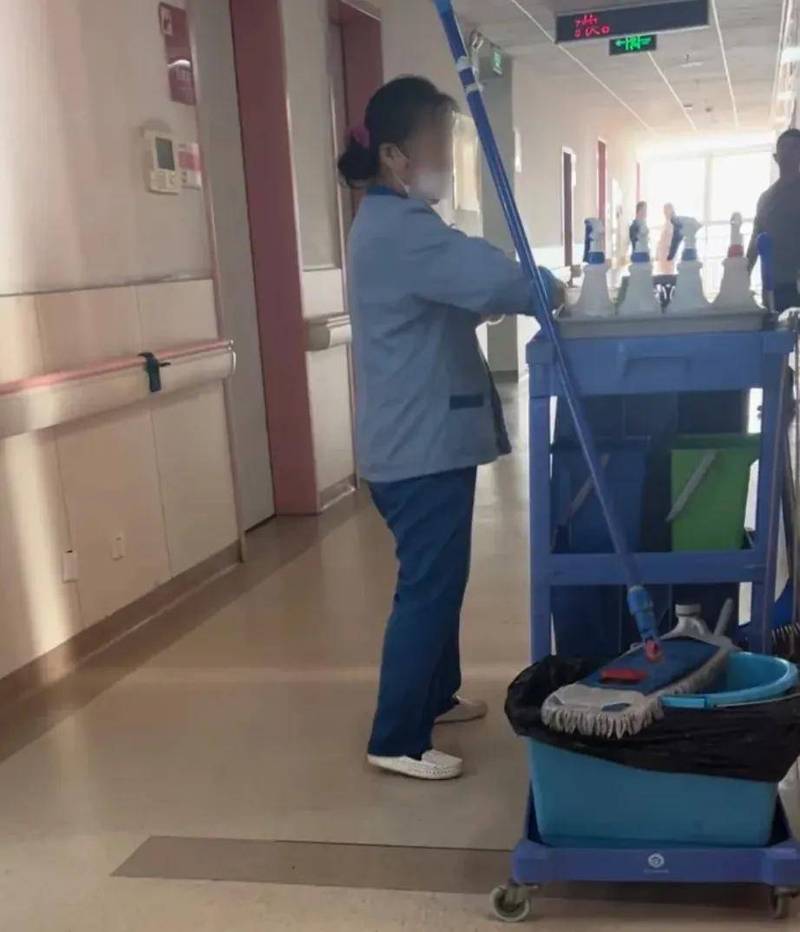 医院物业保洁如何守护健康防线？-第1张图片-德高鼎泰便民中心