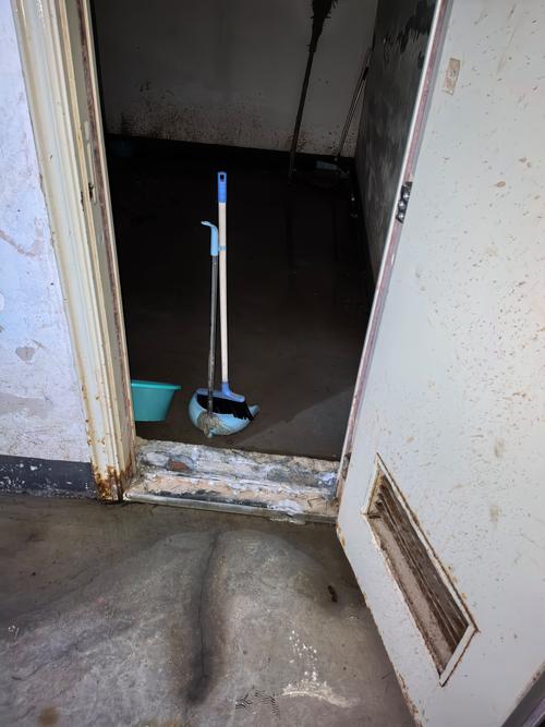 楼房轻微损坏，物业该负责吗？-第1张图片-德高鼎泰便民中心